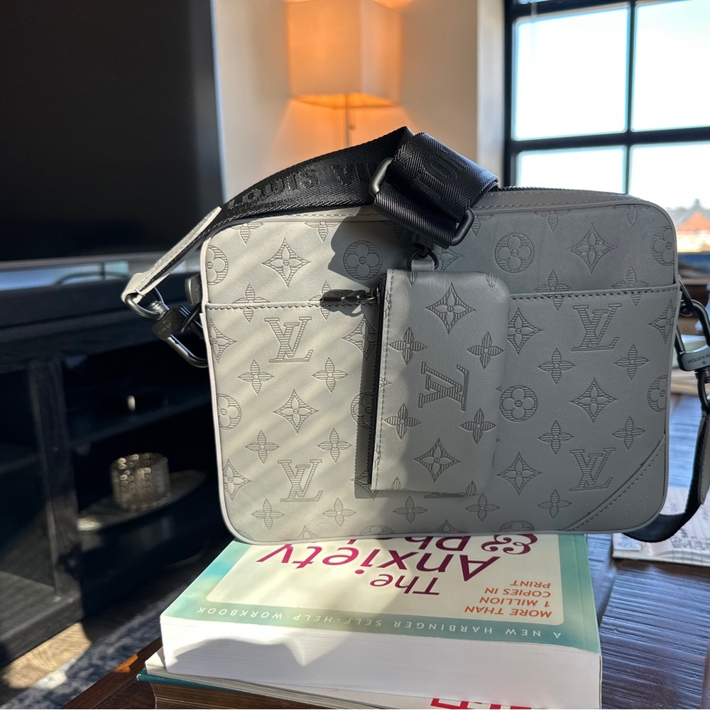 Men’s LV Duo Messenger